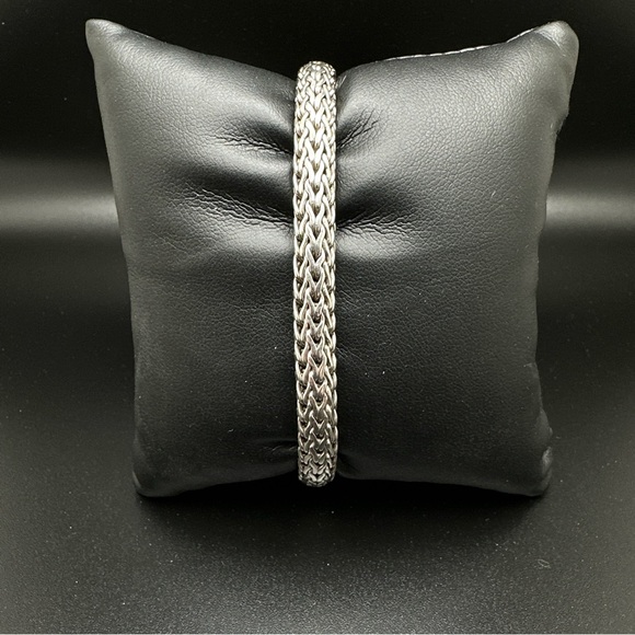 John Hardy Bracelet with Black Sapphires - Picture 3 of 5